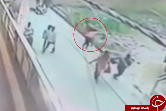 دختر جوان با ضربات چاقو جلوی چشم همگان به قتل رسید +تصاویر