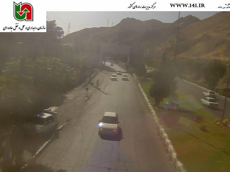 ترافیک نیمه سنگین در آزادراه تهران-کرج/ مه گرفتگی در محورهای هراز و کندوان ترافیک نیمه سنگین در آزادراه تهران-کرج/ مه گرفتگی در محورهای هراز و کندوان