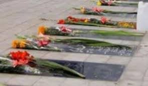 دومین روز هفته دفاع مقدس؛عطر افشانی مزار شهدا در گلستان