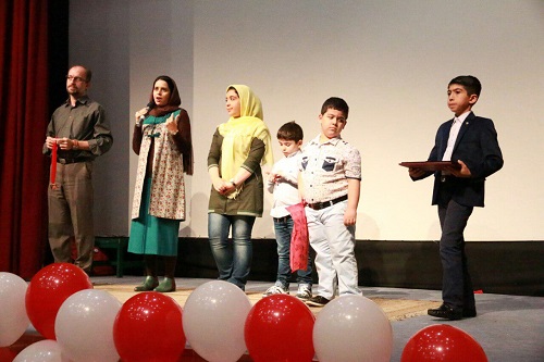 تقدیر از کودکان هنرمند در کانون فکری کودکان و نوجوانان