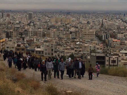 کوهپیمایی خانواده شهدا و ایثارگران در مشهد