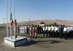 برگزاری صبحگاه مشترک نیروهای مسلح لرستان در گرامیداشت هفته نیروی انتظامی