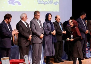 جايزه طراحي صحنه جشنواره نمايش عروسكي به آذربايجان غربي رسيد