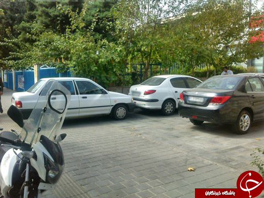 دورهمی خودروها در پیاده&zwnj;رو + تصاویر