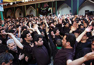 سینه زنی فوق العاده یزدی ها در سوگواری امام حسین + فیلم