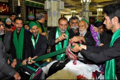 آغاز ماه محرم با مراسم سنتی علم بندان در خراسان جنوبی