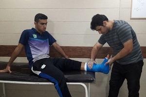 هافبک استقلال به شدت مصدوم شد