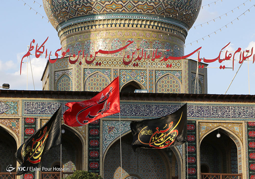تعویض پرچم گنبد حرم مطهر حضرت سید علاءالدین حسین(ع) + تصاویر