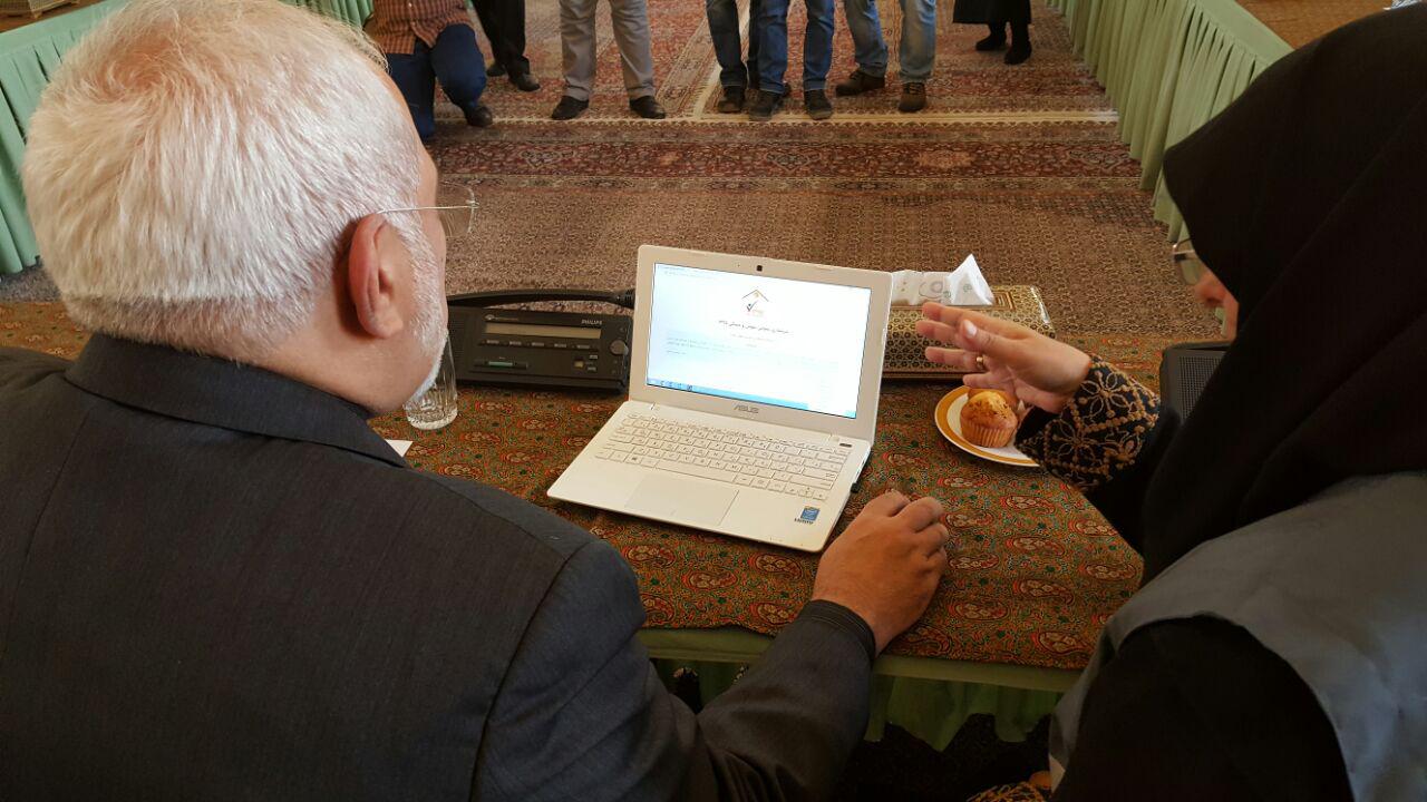 وزیر امور خارجه در سرشماری عمومی نفوس و مسکن سال ۹۵ شرکت کرد