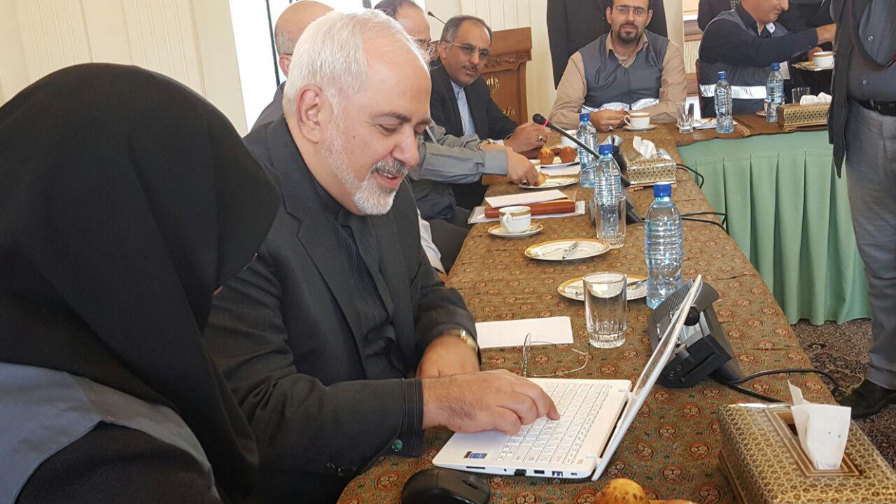 وزیر امور خارجه در سرشماری عمومی نفوس و مسکن سال ۹۵ شرکت کرد