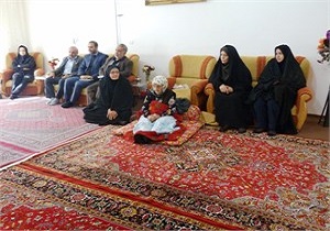 پدران و مادران شهداء مظهر صبر ، استقامت و بصیرت هستند