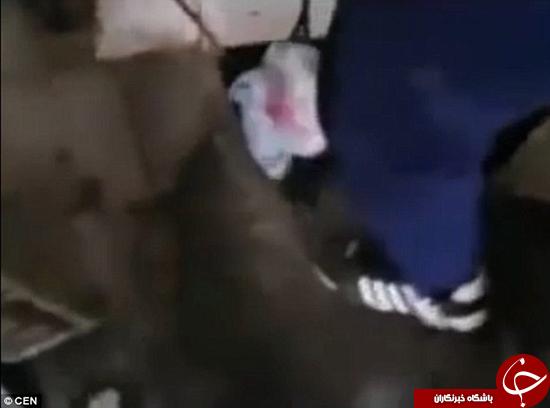 نجات معجزه&zwnj;آسای بچه از چاه توالت +تصاویر