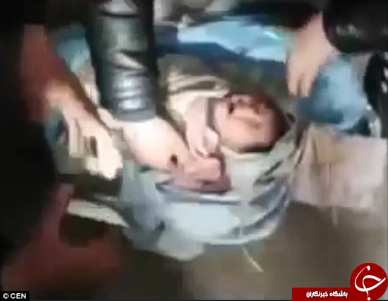 نجات معجزه&zwnj;آسای بچه از چاه توالت +تصاویر