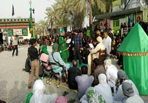 حرکت نمادین کاروان امام حسین(ع) در بخش سندرک