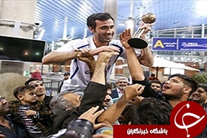 بازگشت تیم ملی فوتسال بعد از افتخار آفرینی در جام جهانی 2016 + فیلم
