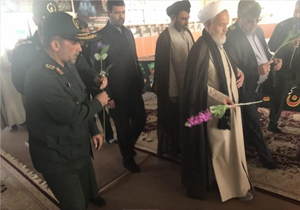 ادای احترام نماینده ولی فقیه درسپاه پاسداران به مقام شهدای یاسوج