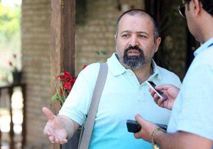 علی صالحی: کتاب خوانی یک رکن اصلی در زندگی است