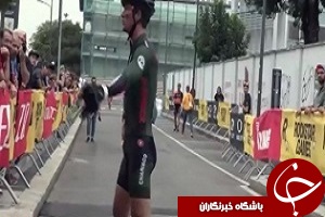 نصف کردن دوچرخه توسط دوچرخه سوار خشمگین + فیلم