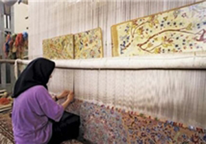 تمدید و صدور 275 کارت قالی‌بافی در آباده