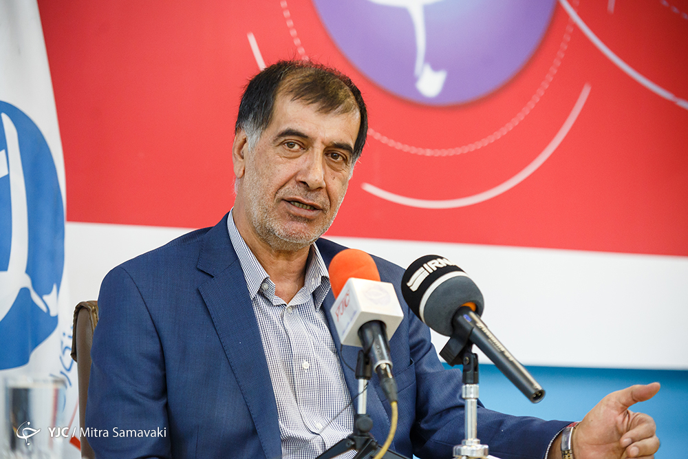 حضور نداشتن احمدی‌نژاد در انتخابات به نفع مملكت است/اصولگرایان قطعا برای انتخابات ریاست جمهوری 96 یک کاندیدا خواهند داشت