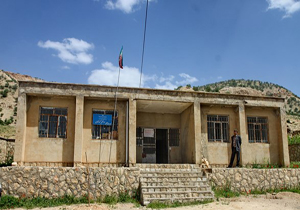 امکان تحصیل برای دانش آموزان روستای شیرمرد