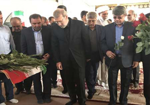 رئیس مجلس به شهدای یاسوج ادای احترام کرد