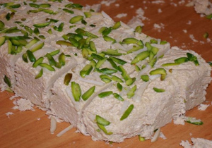 کشف یک تن حلوا ارده غیرقابل مصرف در اصفهان
