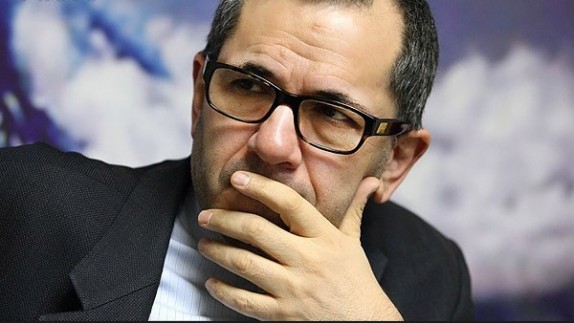 گفتمان علمی یک موضوع مهم در کشور ما/ وزارت امور خارجه از فناوری های نوین حمایت می کند