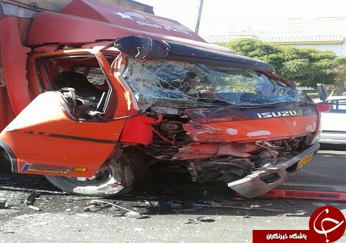 برخورد کامیونت با اتوبوس خط واحد