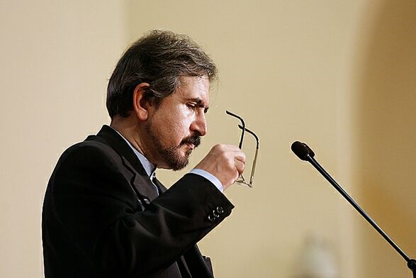 قاسمی: در حال بررسی و پیگیری خبر بازداشت دو ایرانی در کویت هستیم