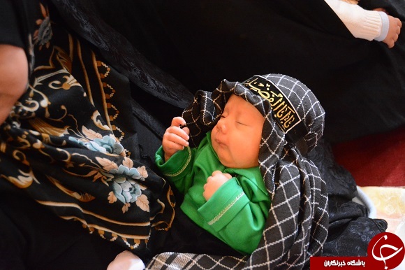 کودکان آذربایجان غربی با طفل ۶ ماهه کربلا همنوایی کردند/نوای علی اصغر در 44 نقطه استان