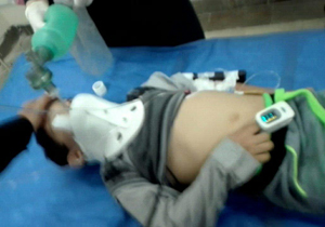 نبود امکانات برای انتقال کودک به کما رفته + فیلم