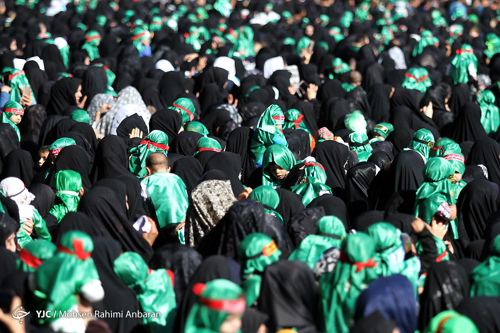 آیت&zwnj;الله صدیقی: نهضت حسینی ماهیت انقلاب ما بوده است/ مویه&zwnj;های مادرانه در رثای سرباز کوچک کرب و بلا + فیلم و تصاویر