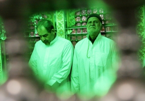 آیین معنوی غبار روبی امامزاده جعفر (ع) یزد + تصاویر