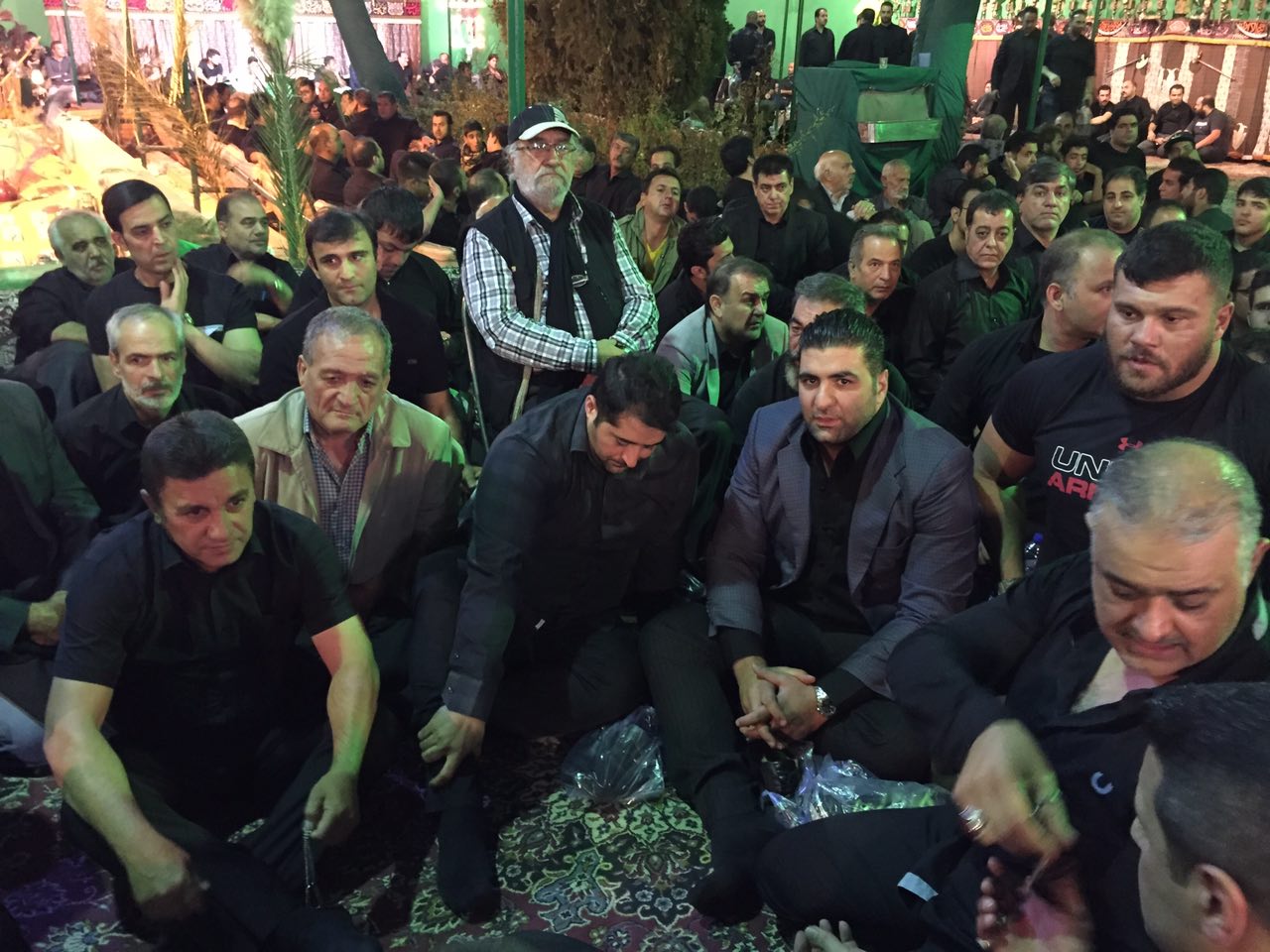 حضور ورزشی ها در هیئت امام حسین+تصاویر