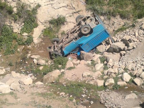 یک کشته و دو مصدوم در واژگونی وانت نیسان در زنجان