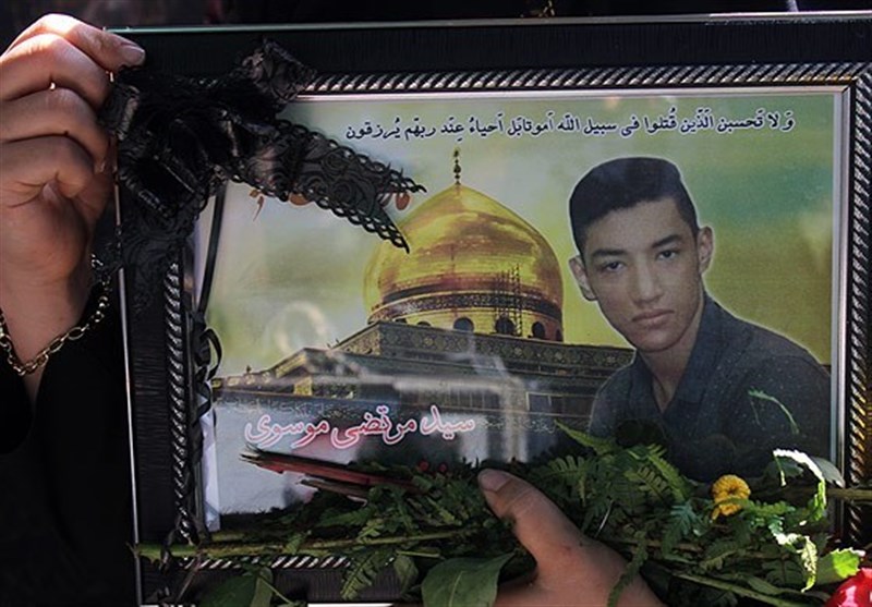 خاکسپاری پیکر مطهر دو شهید از لشکر فاطمیون در تهران خاکسپاری پیکر مطهر دو شهید از لشکر فاطمیون در تهران