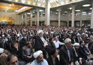 هیچ چیز مهم تر از احیا واقامه ی نماز نیست