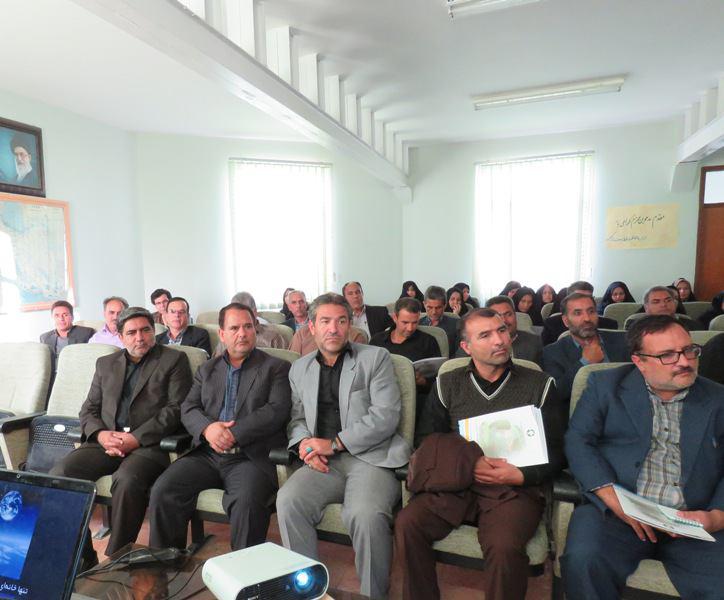 آشنایی دبیران آموزش و پرورش با اصول حفاظت از تالاب ها