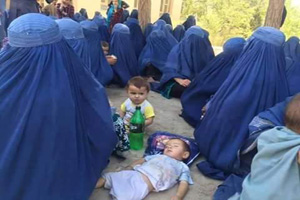 روند کمک های مردمی برای بیجاشدگان قندوز آغاز شد