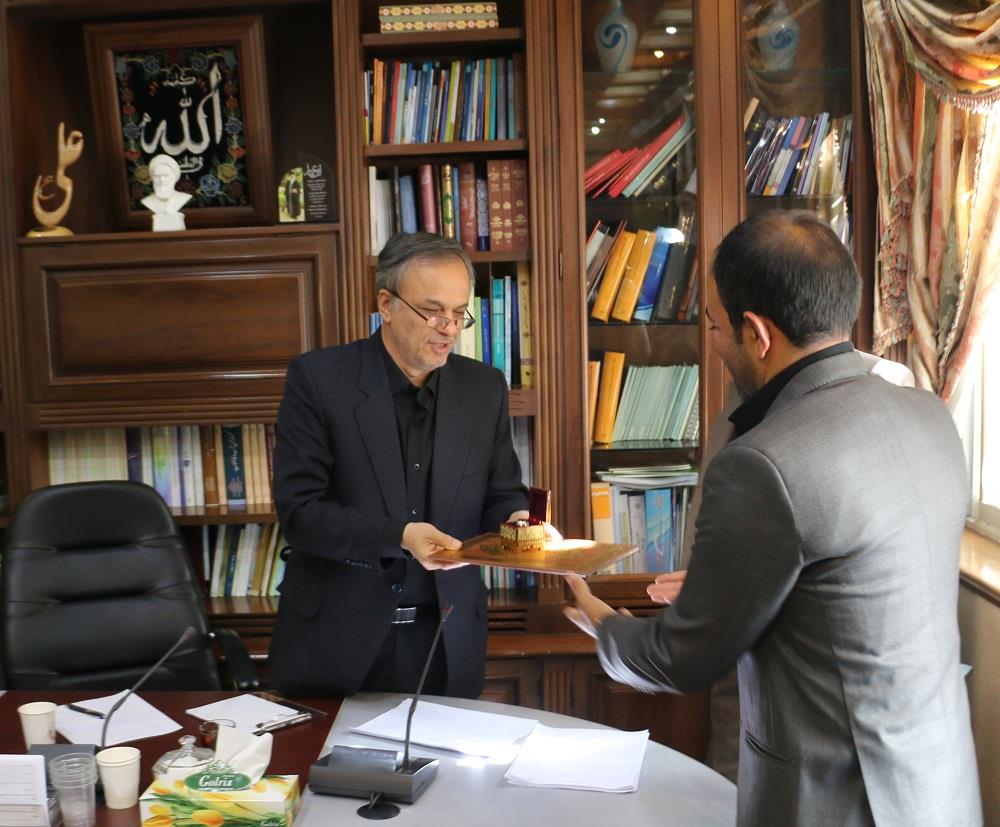 انگشتر سردار سلیمانی به مربی پارالمپیکی کرمان رسید