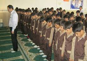 تعیین نیم ساعت وقت اقامه نماز در مدارس استان