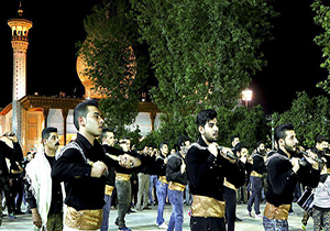 شاهچراغ(ع) میزبان عزاداران حسینی در شب تاسوعا