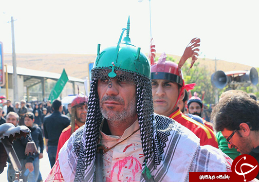 فارس یکپارچه سیاهپوش در عزای حسین + تصاویر