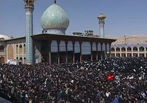برپایی نماز ظهر عاشورا در شاهچراغ + فیلم