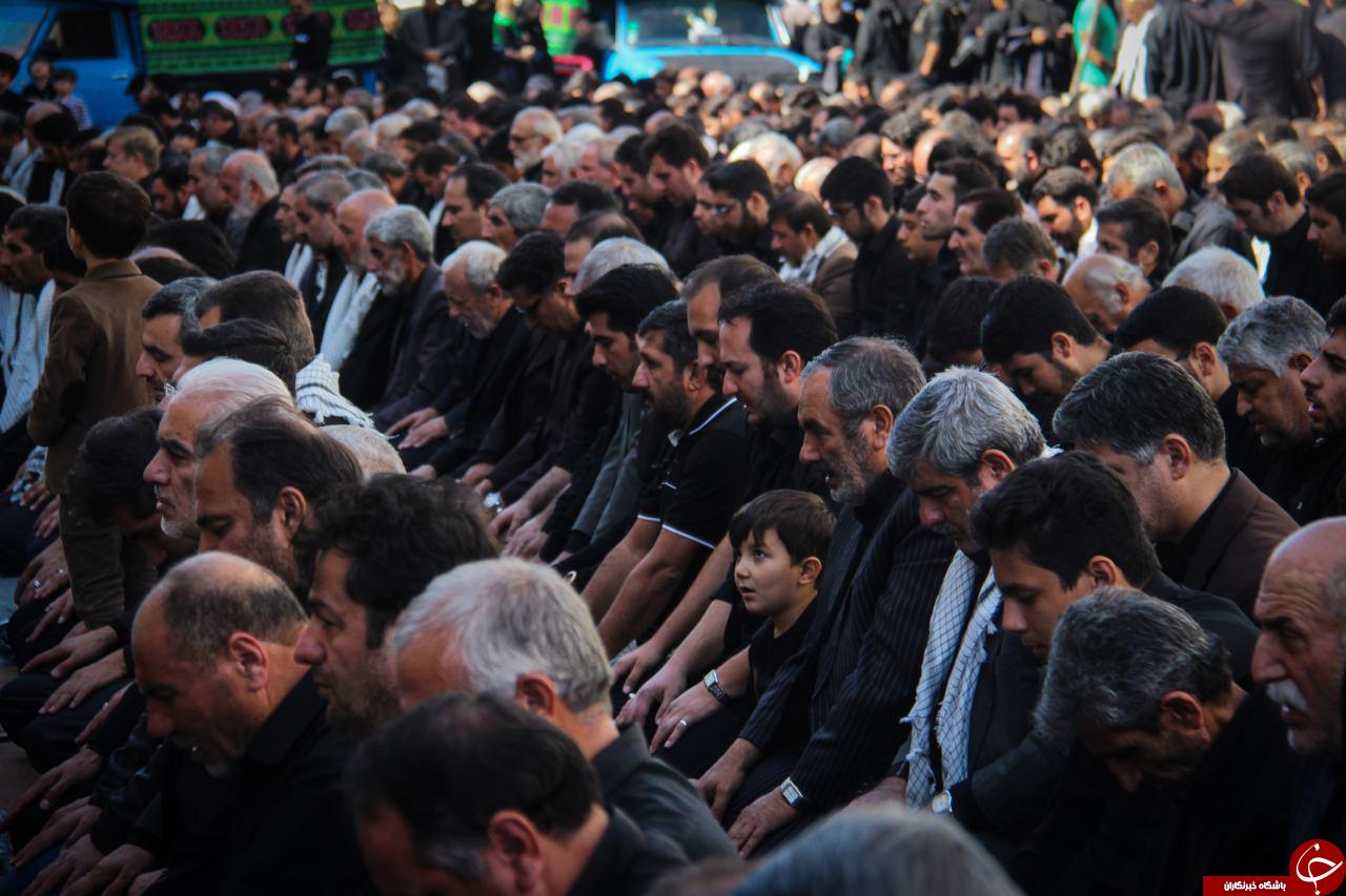 اقامه نماز ظهر عاشورا با یاد ثارالله در ارومیه +تصاویر