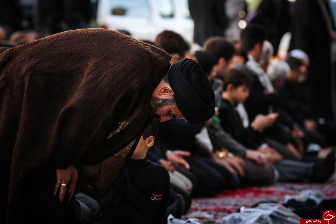 اقامه نماز ظهر عاشورا با یاد ثارالله در ارومیه +تصاویر