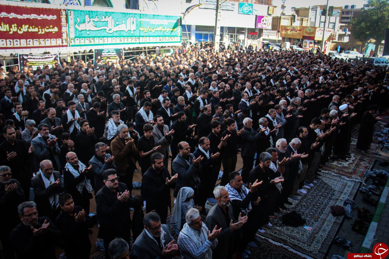 اقامه نماز ظهر عاشورا با یاد ثارالله در ارومیه +تصاویر