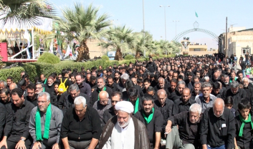 اقامه نماز ظهر عاشورا در استان به روایت تصویر