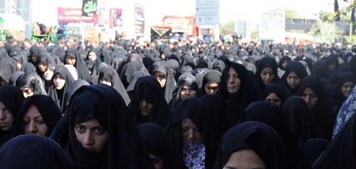 اقامه نماز ظهر عاشورا در استان به روایت تصویر